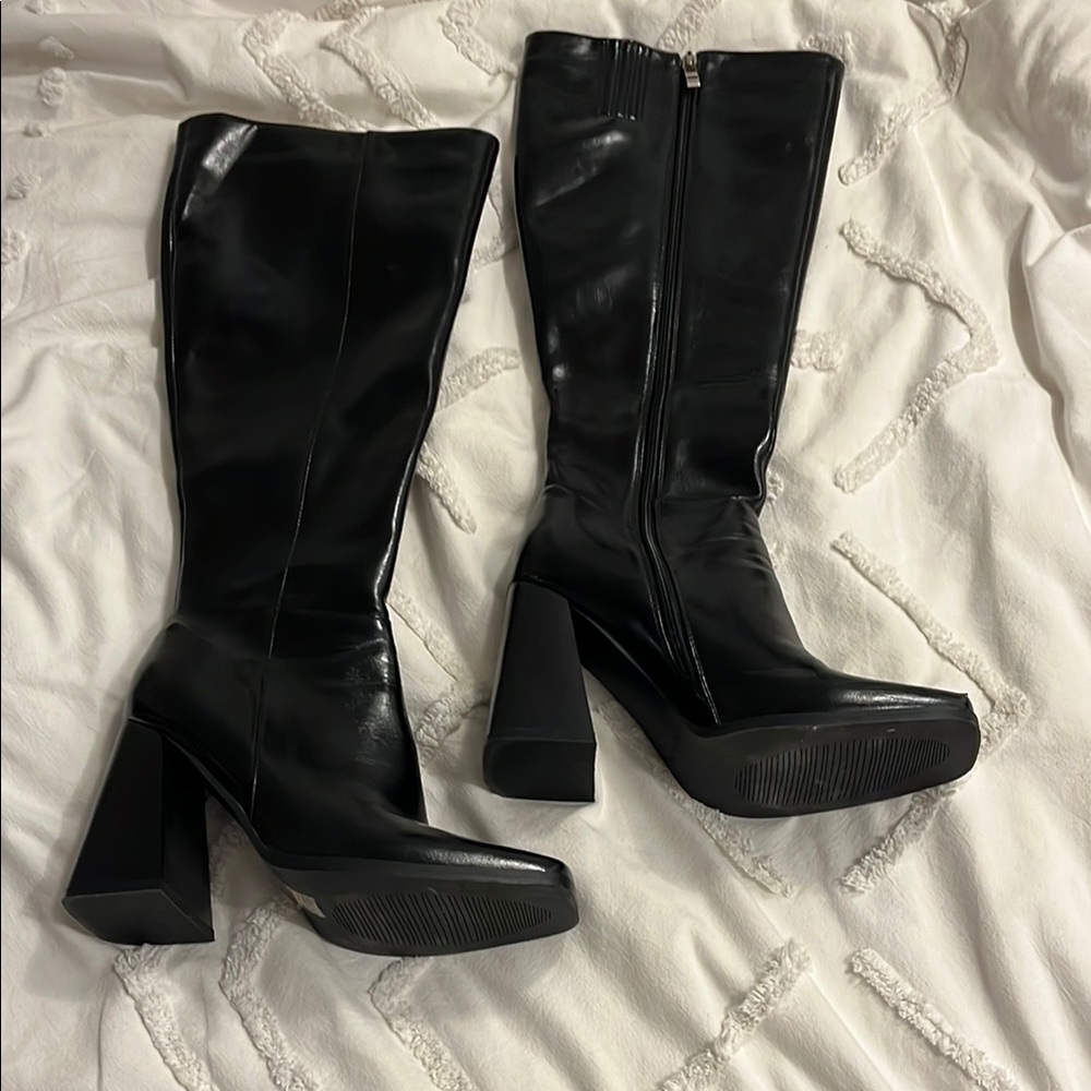 Princess Polly Black boots